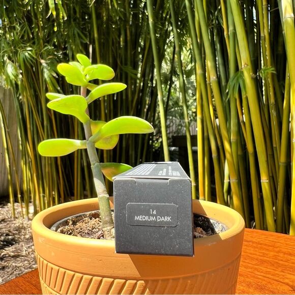 LORAC Pro Soft Focus Longwear Foundation 🌺 new 🌺 14 medium dark 🌺 30ml - Picture 2 of 6